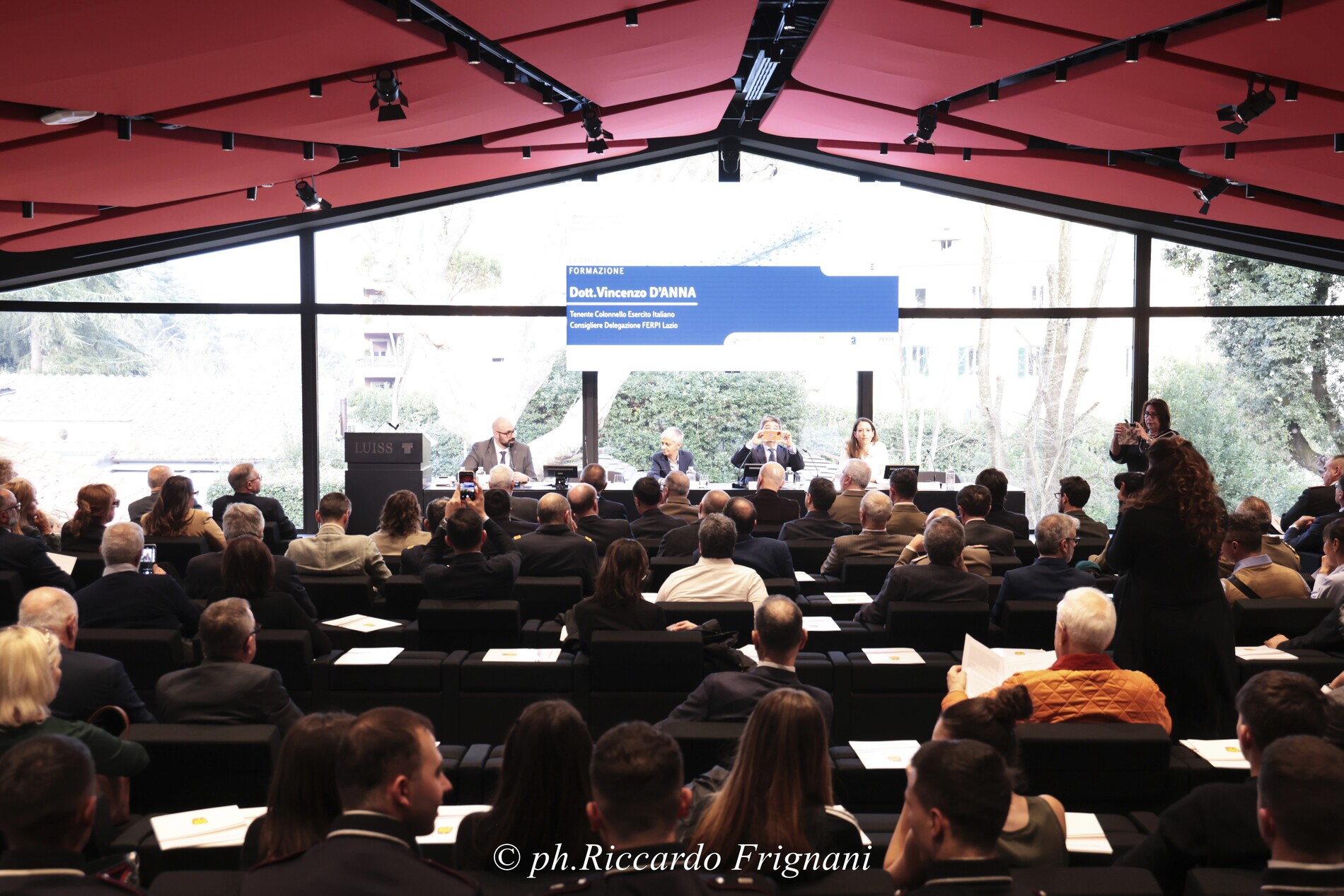 Apertura dei lavori con il tavolo dei relatori